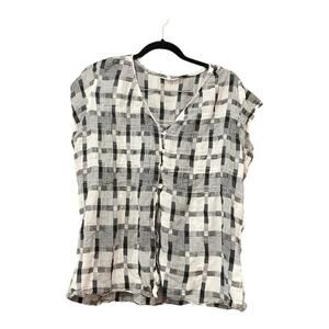 NorthStyle Black and White Graphic Blouse